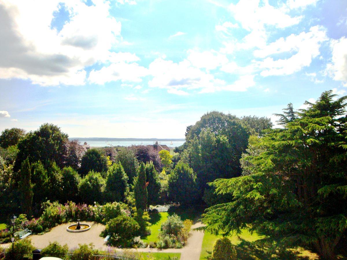 Anglesey Hotel Госпорт Экстерьер фото